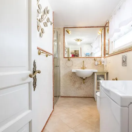 Merlo 1 & Parking Apartment